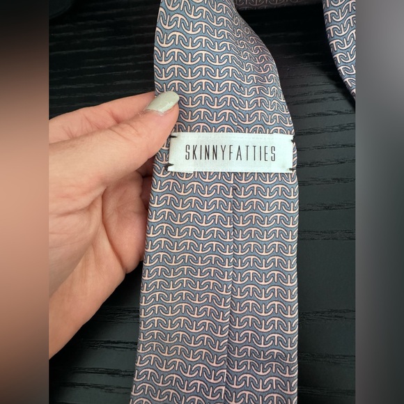 Hermes Tie - 100% Silk - Picture 3 of 4